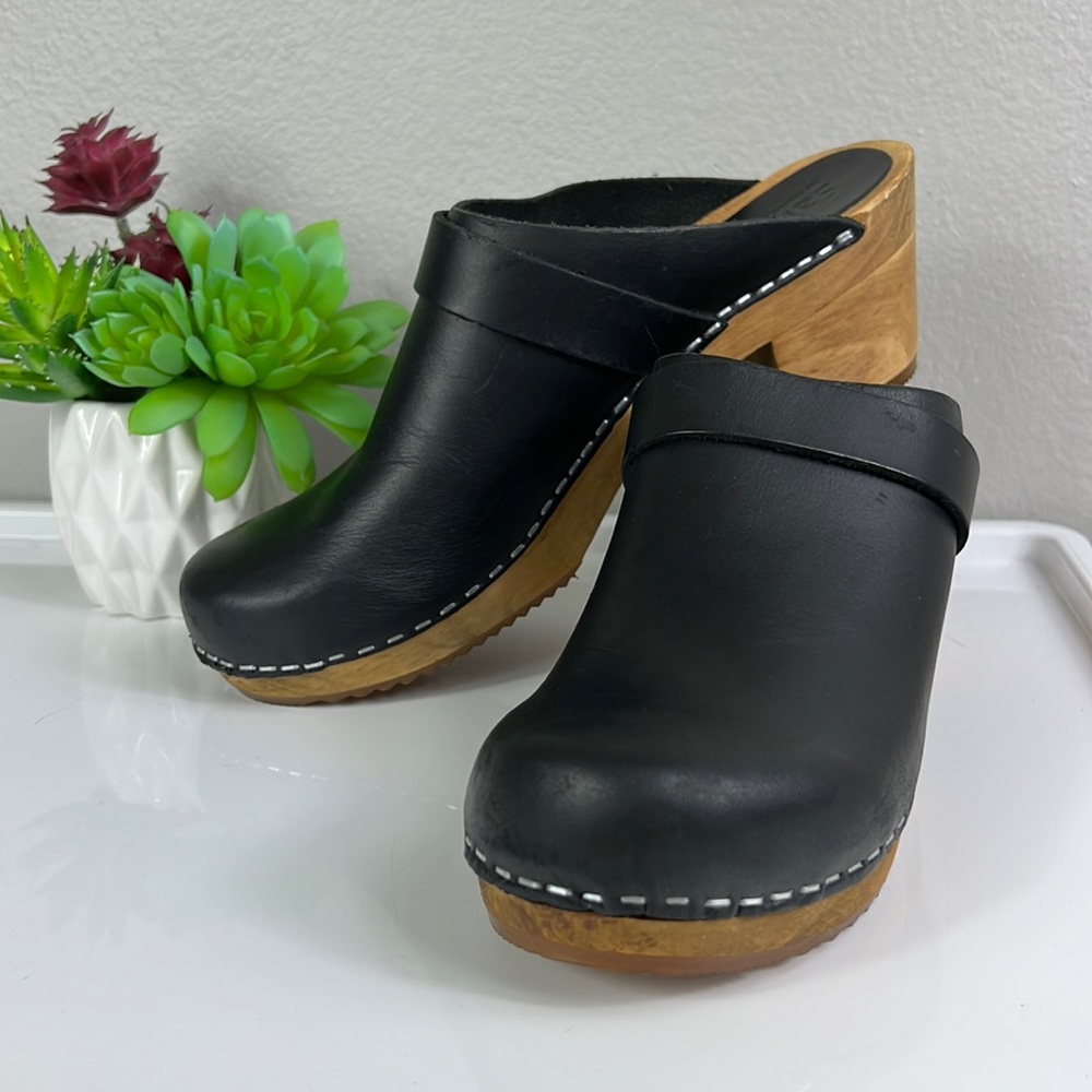 Sanita Danish Clog Black Leather 8